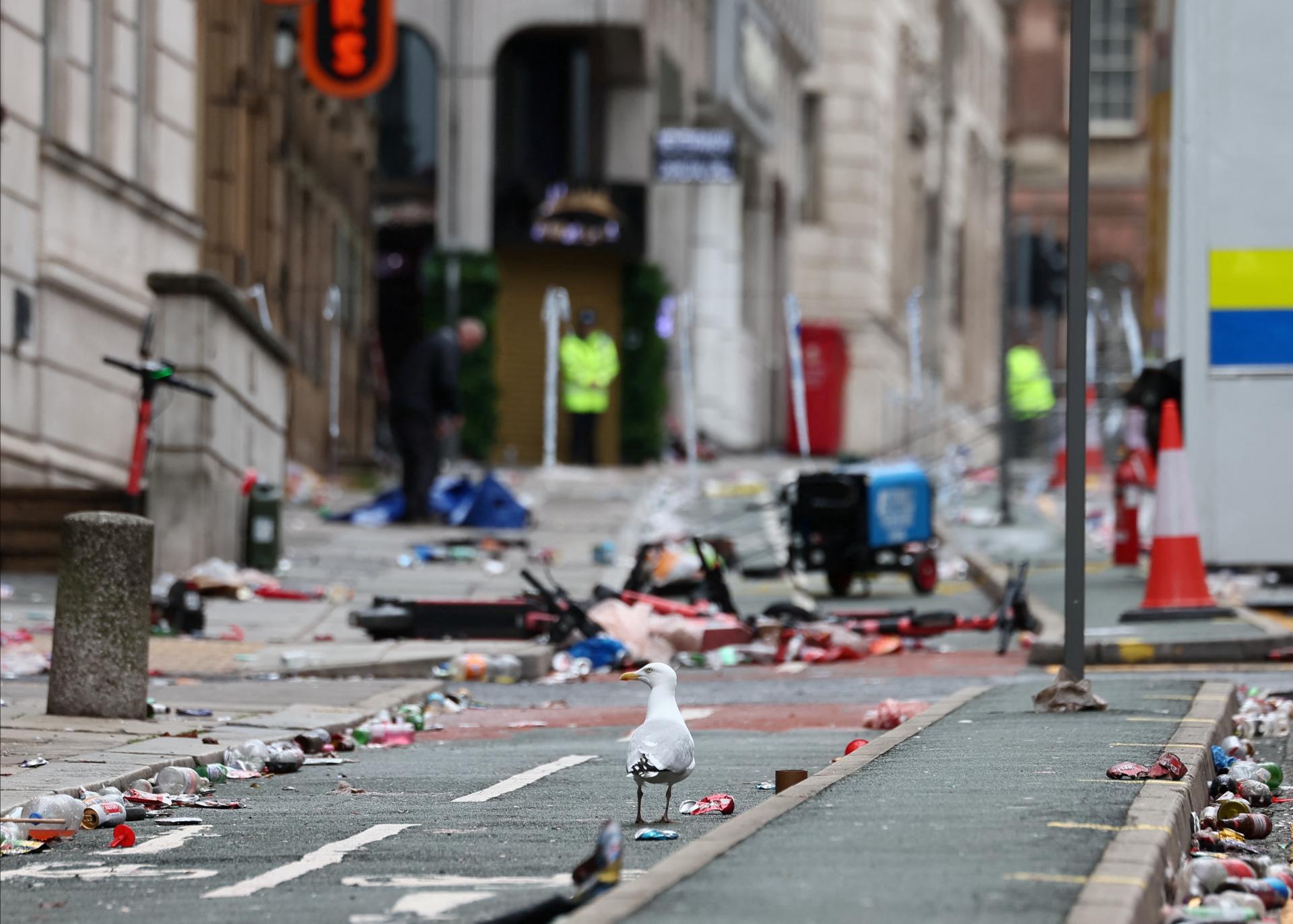 Vodič, ktorý vrazil do davu v Liverpoole, je podozrivý z pokusu o vraždu