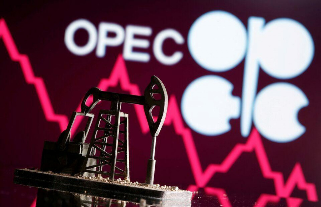 Na decembrovom stretnutí sa OPEC+ rozhodol počkať do konca roka 2026 s úplným zrušením kolektívneho zníženia ťažby o približne dva milióny barelov ropy denne. FOTO: Reuters
