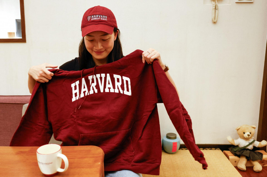 Trumpova vláda chce obrať Harvard o zahraničných študentov. FOTO: REUTERS/Ann Wang