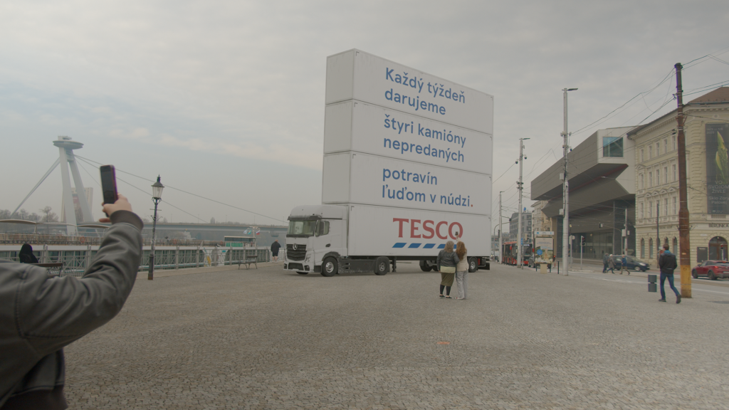 V novej kampani Tesco predstaví gigantické kamióny v centrách miest.