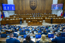 Poslanci rokovali o právnej norme v skrátenom legislatívnom konaní. Za návrh hlasovalo všetkých 138 prítomných zákonodarcov. FOTO: TASR/Jaroslav Novák