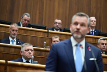 Podpredseda parlamentu Andrej Danko hovoril o odchode z EÚ iba krátko po tom, ako prezident Peter Pellegrini v pléne vyzval koalíciu, aby nezabúdala na západné ukotvenie Slovesnka. FOTO TASR/J. Novák