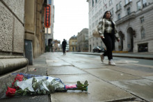 Na videu, ktoré sa šírilo sociálnymi sieťami, je vidno, že vodič opakovane menil smer v dave, zrejme s úmyslom zraziť čo najviac osôb. FOTO: REUTERS