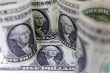 Dolárový index sledujúci hodnotu amerického platidla ku košu šiestich svetových mien okolo 17:20 SELČ odpisoval 0,5 percenta na 99,399 bodu. FOTO: REUTERS
