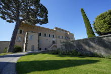 Na archívnej snímke z 29. mája 2021 pápežské letné sídlo v Castel Gandolfe. FOTO: TASR/AP