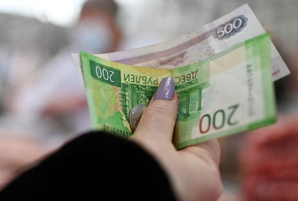Ruský rubeľ. FOTO: Reuters