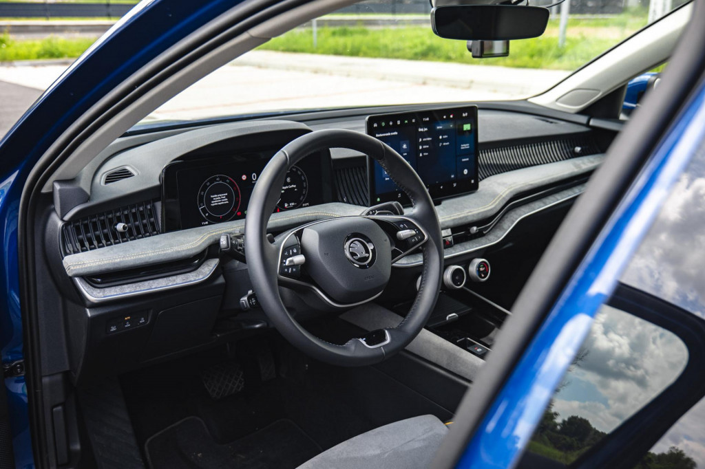 Škoda Superb Combi 2.0 TDI Selection (Lounge) FOTO: HN/Radoslav Petrík