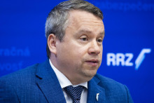 Na snímke predseda Rady pre rozpočtovú zodpovednosť Ján Tóth. FOTO: TASR/Jakub Kotian