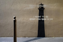 Britský streetartový umelec Banksy odhalil nové dielo. FOTO: Instagram/Banksy