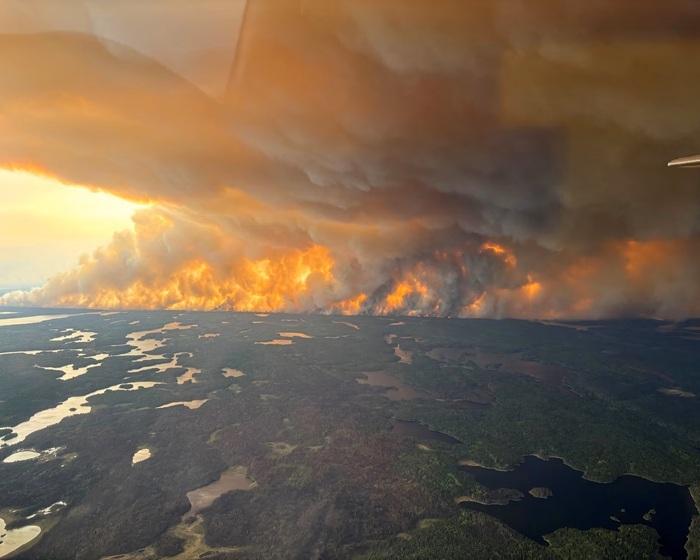 Kanadu naďalej sužujú lesné požiare, väčšina z nich sa už vymkla spod kontroly