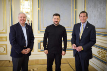 Ukrajinský prezident Volodymyr Zelenskij sa v Kyjeve stretol s americkými senátormi Lindseyom Grahamom (republikán za Južnú Karolínu) a Richardom Blumenthalom (demokrat za Connecticut) uprostred ruského útoku na Ukrajinu. FOTO: Kancelária ukrajinského prezidenta

