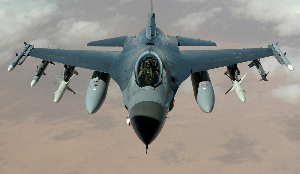 Stíhačka F-16. Zdroj: Wikimedia Commons