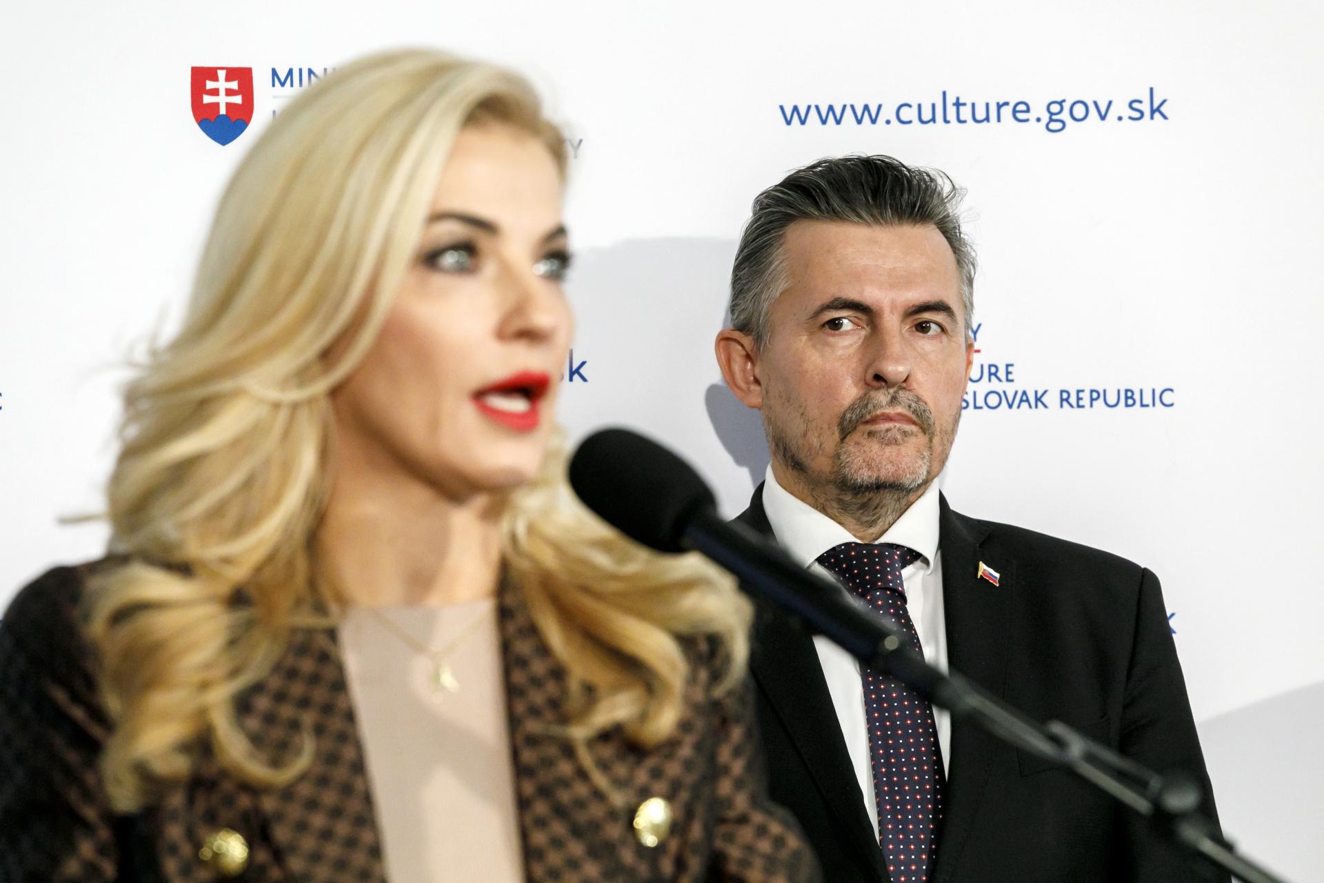 KDH hovorí o škandále: Presun busty od Donatella má riešiť mimoriadny výbor