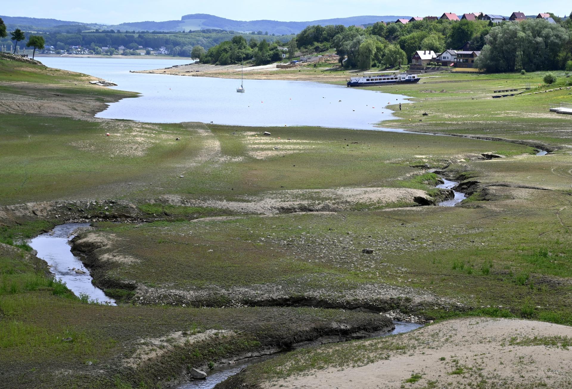 Hladina Domaše je o šesť metrov nižšia, hrozí ekologická katastrofa, varuje Migaľ