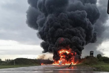 Ukrajinci spresnili, že zničili najmenej 13 ruských lietadiel a ďalšie poškodili. ILUSTRAČNÁ FOTO: TASR/AP
