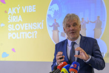 Komisár pre deti Jozef Mikloško počas tlačovej konferencie Úradu komisára pre deti (ÚKPD)v Prešove. FOTO: TASR