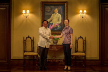 Filipínsky prezident Ferdinand Marcos Jr. a šéfka diplomacie EÚ Kaja Kallasová. FOTO: Reuters