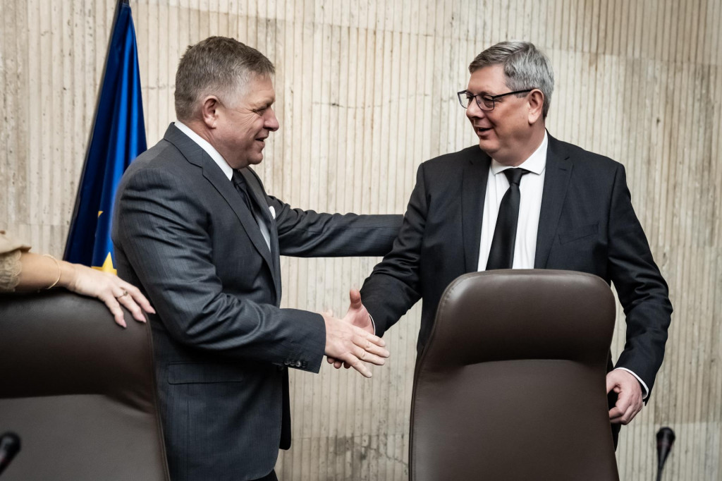 Premiér Robert Fico a minister Boris Susko FOTO: úrad vlády