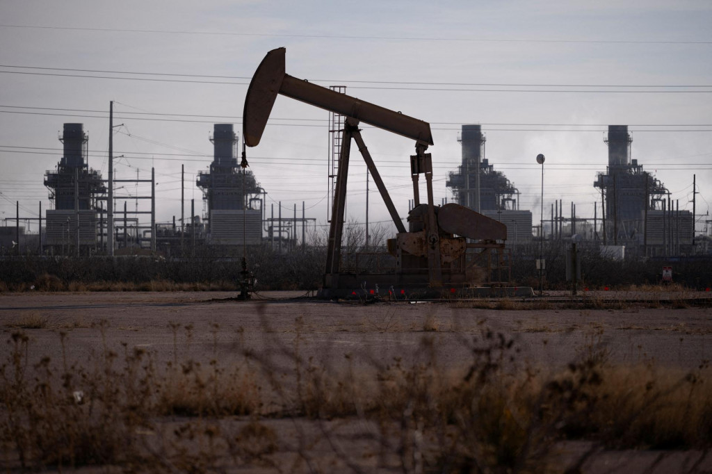 Analytici banky Goldman Sachs očakávajú, že OPEC+ príde s ďalším zvýšením v auguste, a to o 410-tisíc barelov denne. FOTO: REUTERS
