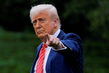 Svojou agresívnou obchodnou politikou Donald Trump zľahčuje ECB rozhodovanie o eurových úrokoch. FOTO: REUTERS