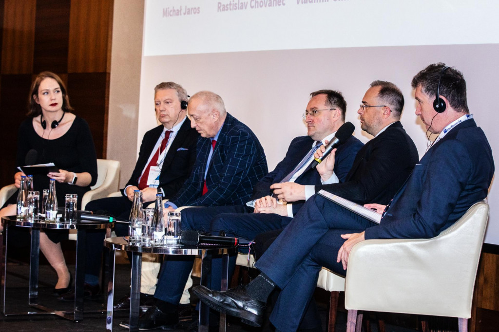 Na konferencii HN Biznis Fórum Poľsko-Slovensko sa viedla diskusia o možných spoluprácach v energetike aj konkurencieschopnosti. FOTO: HN/Miroslava Spodniaková