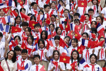 Vietnam zrušil dlhodobú politiku obmedzovania počtu detí, ktorý doposiaľ limitoval na dvoch potomkov v rodine. FOTO: TASR/AP