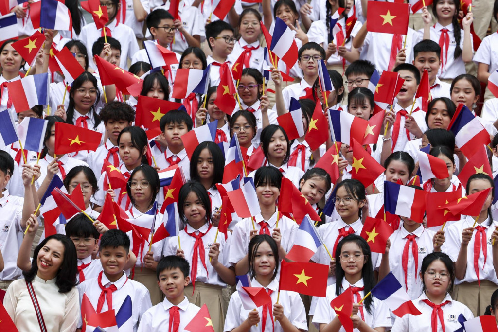 Vietnam zrušil dlhodobú politiku obmedzovania počtu detí, ktorý doposiaľ limitoval na dvoch potomkov v rodine. FOTO: TASR/AP