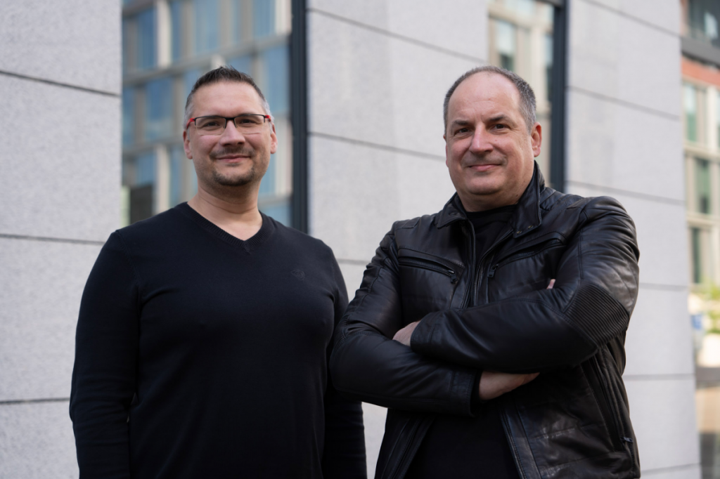 Spoluzakladatelia wflow – CEO Robert Soudný (vľavo) a CTO David Groh (vpravo)