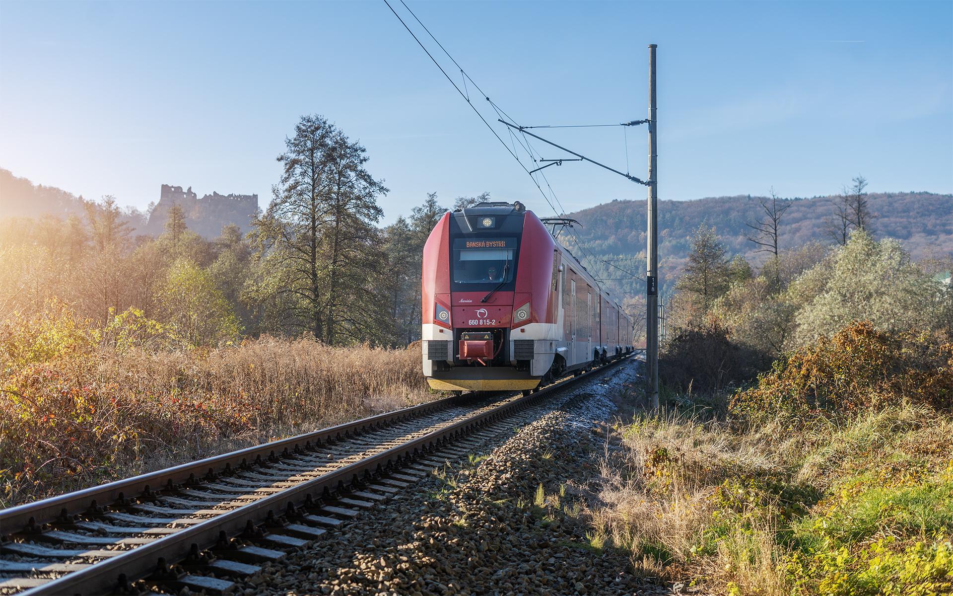 Železnice navrhujú počas letných prázdnin obmedziť regionálne vlaky, dôvodom je nízky dopyt