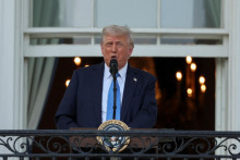 Americký prezident Donald Trump prehovoril počas účasti na „Letnom večierku“, ktorý sa konal na južnom trávniku Bieleho domu vo Washingtone, D.C., USA, 4. júna 2025. FOTO: REUTERS