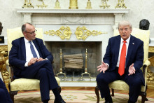Americký prezident Donald Trump a nemecký kancelár Friedrich Merz. FOTO: Reuters