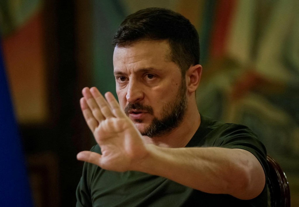 Ukrajinský prezident Volodymyr Zelenskyj tiež uviedol, že s Ruskom už na viacerých úrovniach hovorili mnohí, no žiaden z týchto rozhovorov nepriniesol mier či zastavenie vojny. FOTO: REUTERS