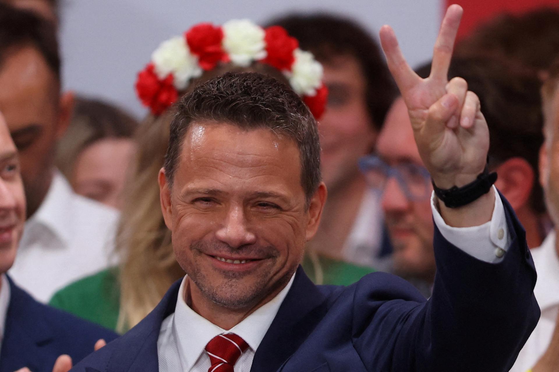 Neúspešný kandidát Trzaskowski vyzval podporovateľov na ďalší boj za demokratické hodnoty