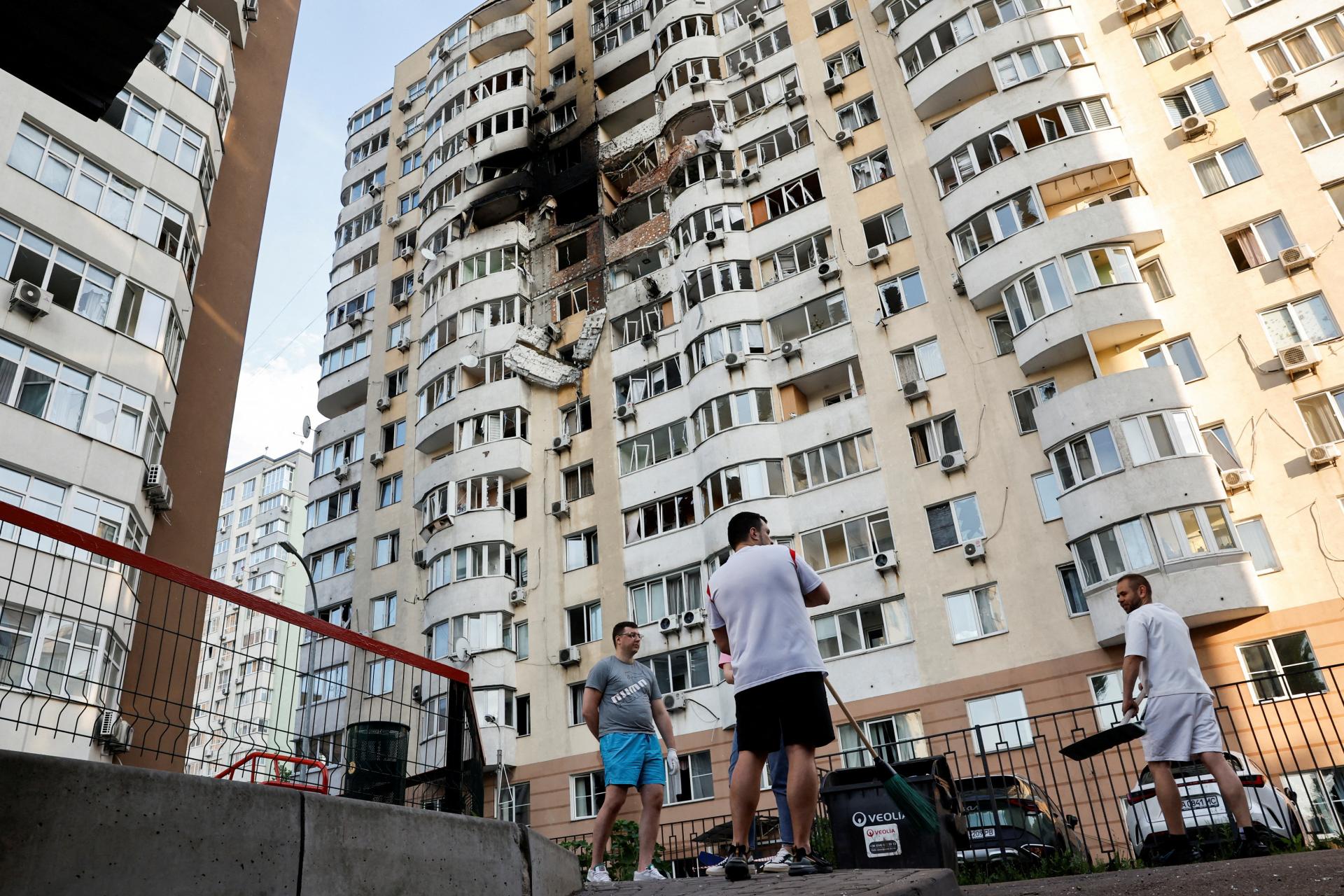 Kyjev čelil masívnemu ruskému útoku, hlásia najmenej štyroch mŕtvych