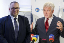 Verejný ochranca práv Róbert Dobrovodský (vľavo) a komisár pre deti Jozef Mikloško povedali, čo všetko treba v reedukačných centrách zmeniť. FOTO: Marek Daňo, TASR/Martin Baumann