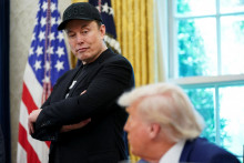 Americký prezident Donald Trump a miliardár Elon Musk v Oválnej pracovni Bieleho domu. FOTO: REUTERS