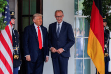 Americký prezident Donald Trump sa stretol s nemeckým kancelárom Friedrichom Merzom v Bielom dome. FOTO: Reuters