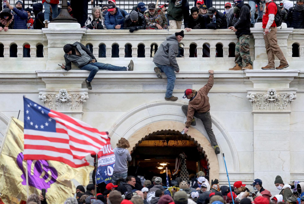 Útok na Kapitol. FOTO: Reuters