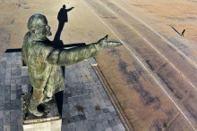 Ilustračná fotografia. Socha vodcu boľševickej revolúcie a zakladateľa Sovietskeho zväzu Vladimira Iljiča Lenina. FOTO: TASR/AP