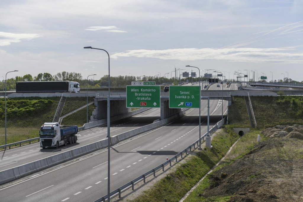 Križovanie diaľnic D1 a D4. FOTO: TASR/Jaroslav Novák