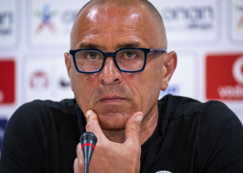 Na snímke tréner slovenskej futbalovej reprezentácie Francesco Calzona. FOTO: TASR/Jakub Kotian