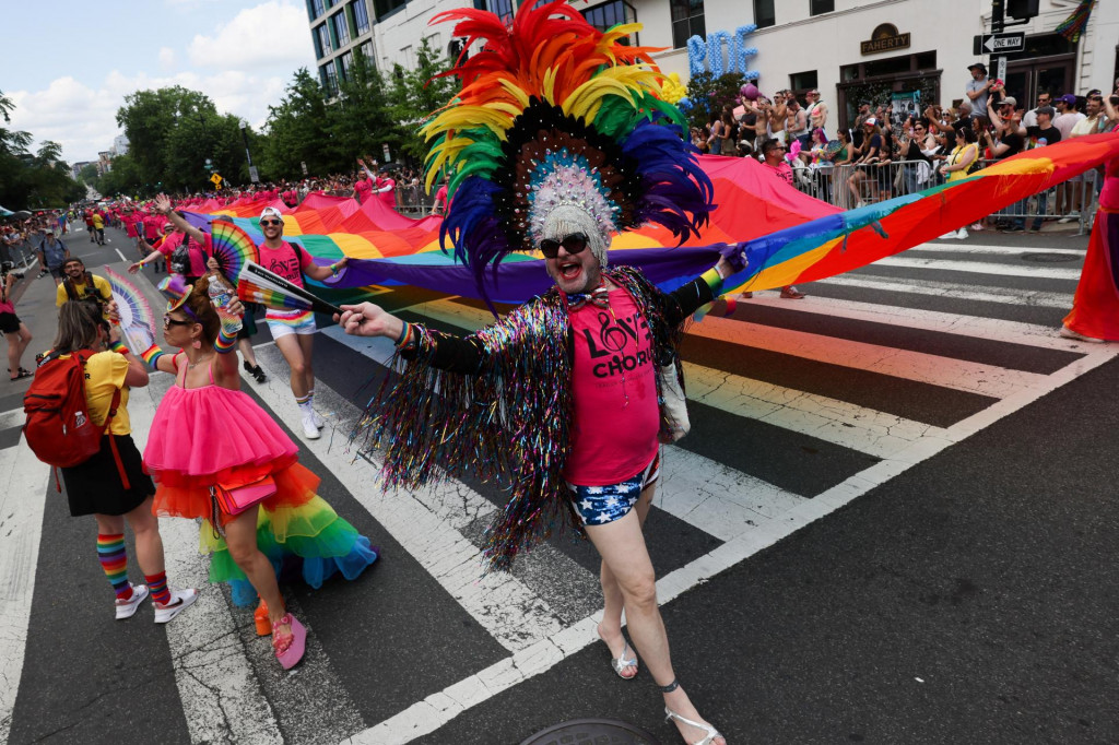 Členovia homosexuálnych zborov z celej krajiny sa zúčastňujú pochodu WorldPride vo Washingtone, D.C. FOTO: Reuters