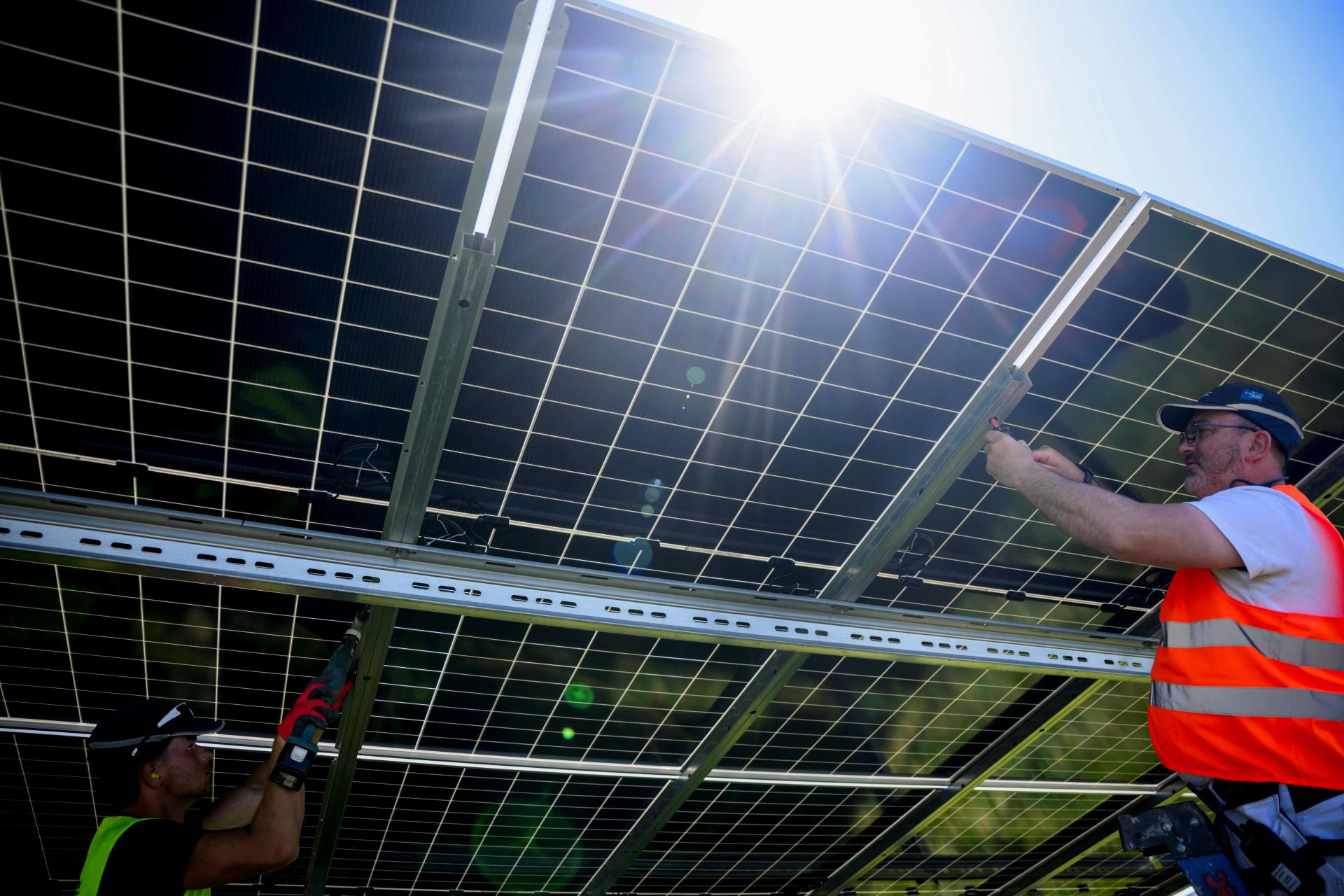 Sakovej tromf sklamal, pri energodotáciách sa preto zmenili podmienky. No štát navyše hlási finančné suchoty