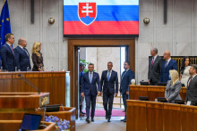 Prezident Peter Pellegrini počas toho, ako prichádza do pléna Národnej rady. FOTO: TASR/Jaroslav Novák