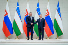 Na snímke premiér Robert Fico a uzbecký prezident Šavkat Mirzijojev. Zdroj: Facebook/Úrad vlády Slovenskej republiky