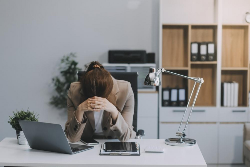 Opatrenia na posilnenie kyberbezpečnosti sú často dostupné za nízke náklady. Ak sa tieto kroky nerobia, je to maslo na hlave zodpovedného manažéra.

FOTO: PICCA/Shutterstock