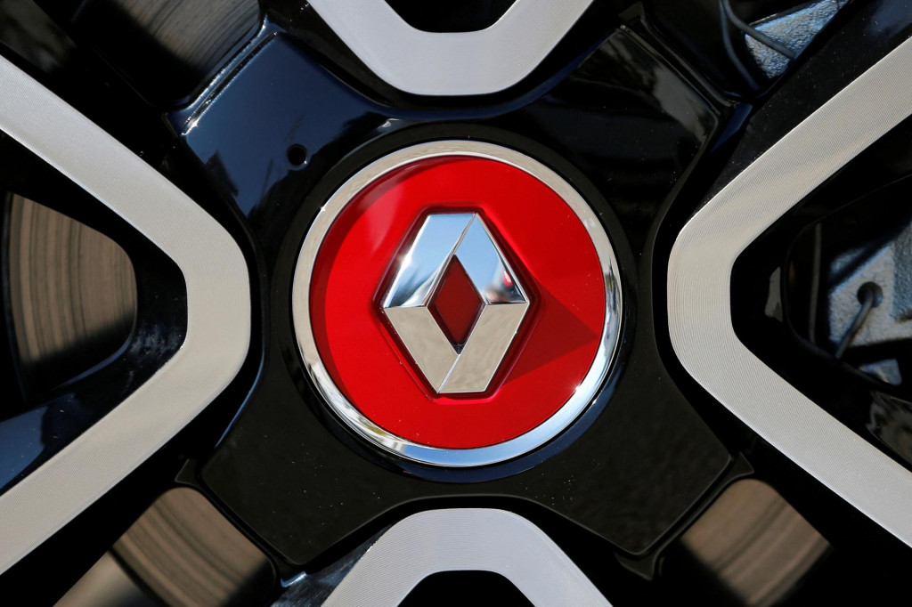 Podľa franceinfo.fr sa známa automobilka spojí s nemenovanou francúzskou firmou z kategórie malých a stredných podnikov, ktorá sa špecializuje na obranu. FOTO: REUTERS