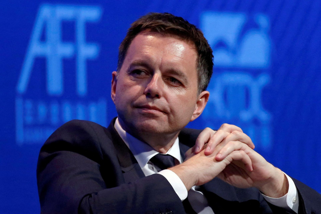 Čen Rady guvernérov Európskej centrálnej banky a guvernér Národnej banky Slovenska Peter Kažimír. FOTO: REUTERS