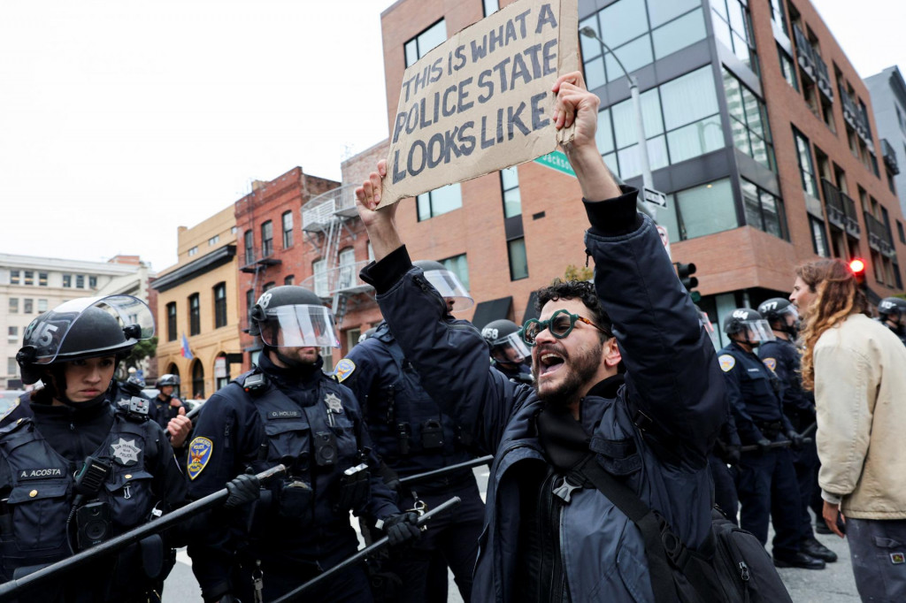 Protest proti imigračným raziám v San Franciscu. FOTO: Reuters
