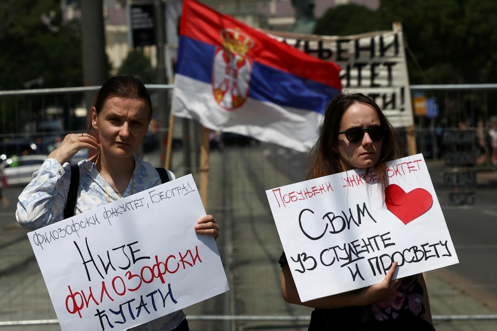 Protivládny protest v Srbsku. FOTO: Reuters